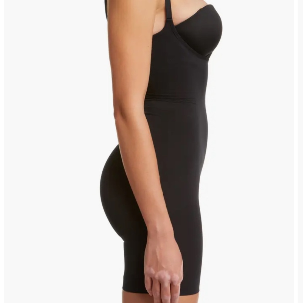 SKIMS Seamless sculpt open bust bodysuit - ONYX - XS